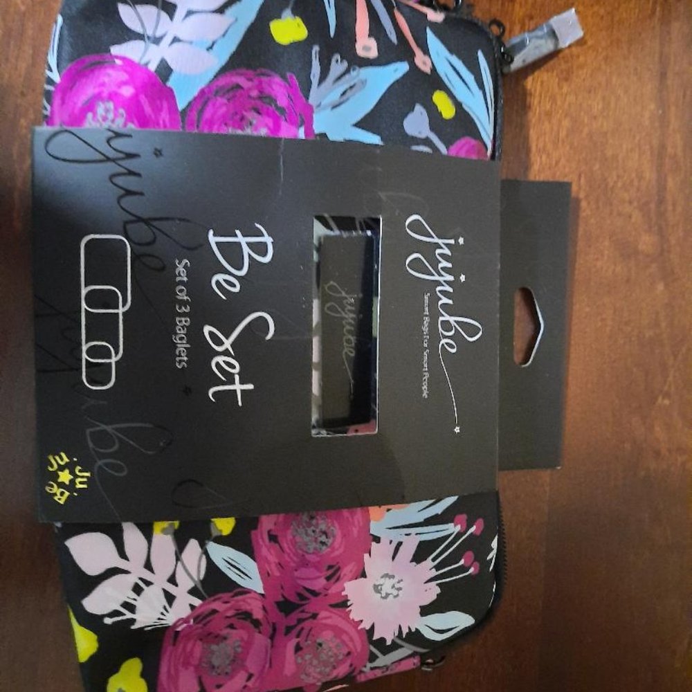 Jujube Black and Bloom Be Set - New with Tags